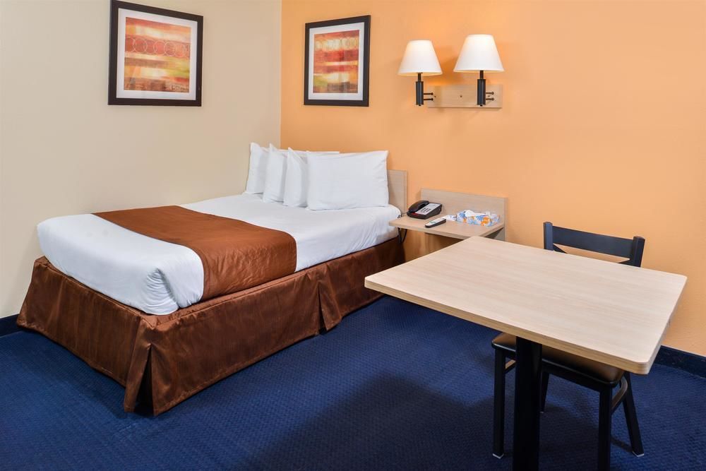 Days Inn By Wyndham New Philadelphia Eksteriør bilde