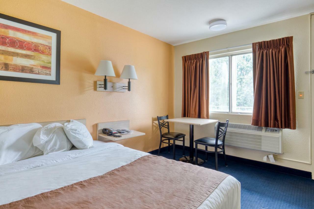 Days Inn By Wyndham New Philadelphia Eksteriør bilde
